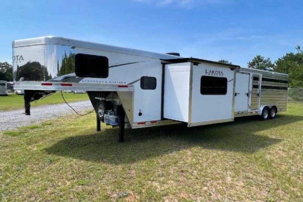 2024 Lakota Charger LE81413SR Stock Trailer with 13′ Short Wall