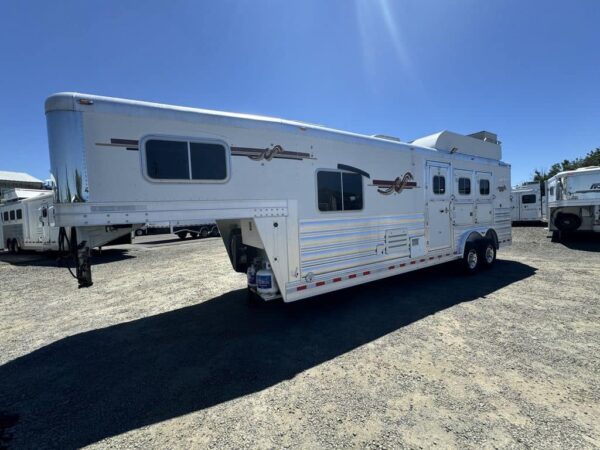 2007 Platinum Coach 8310 LQ 3 Horse