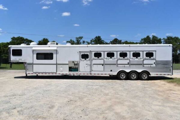 2005 Sundowner Sunlite  6LQ Horse Trailer with 11′ Short Wall 725 Grand Sierra 8612GLQ MidTack