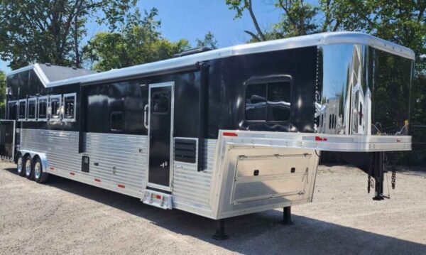 2019 Lakota Bighorn 6 Horse Side Load Trailer