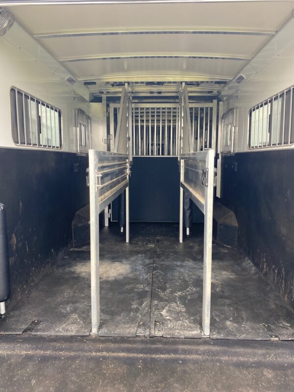 2023 CIMARRON NORSTAR 6 HORSE HEAD TO HEAD TRAILER - Image 10