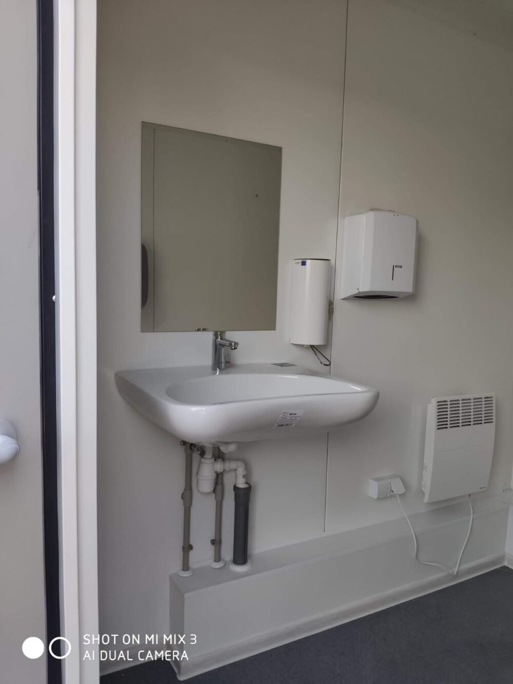 20′ Toilet Container, three standard and one barrier-free toilet, premium - Image 6