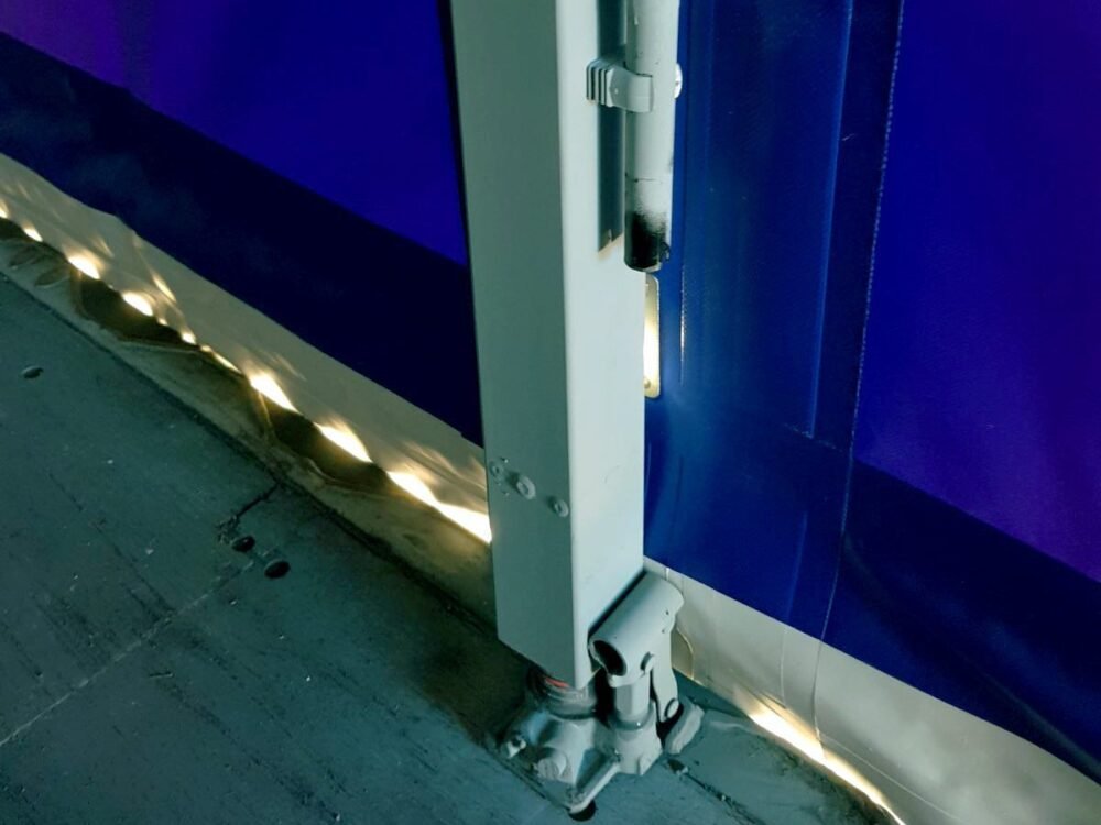 40' Shipping container​ with tarpaulin wall - Image 3